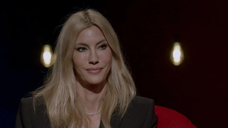 <p><span style="color:#800080"><em><strong>Hayatımda bundan sonra ani bir şey olur mu kaygısını taşıdım. İnsanı alt &uuml;st eden bir duygu bu. Babamın hayatta olmayacak olması bana şunları dedirtti; Keşke bir şeyler daha duysaydım ondan, onunla daha &ccedil;ok konuşsaydım ve daha &ccedil;ok sevseydim onu. Minik minik pişmanlıklar oluyor ve onun hi&ccedil;bir zaman geri gelmeyeceğini bilmek ger&ccedil;ekten &uuml;z&uuml;c&uuml;."</strong></em></span></p>
