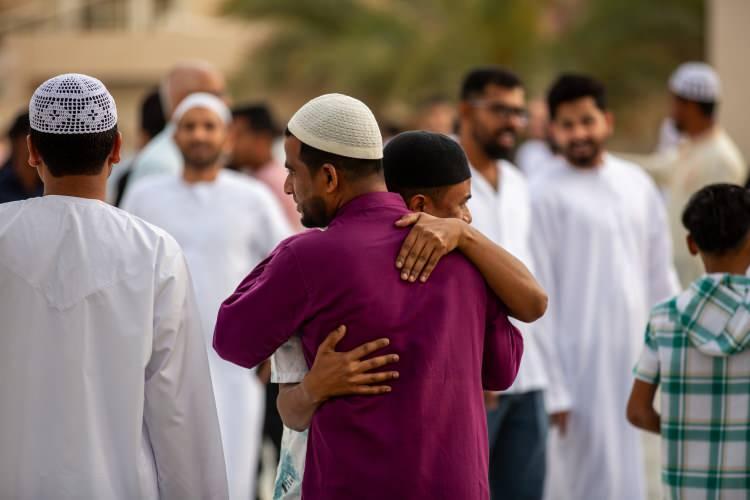 <p><span style="color:#B22222"><strong>FİTRE, ZEKAT VE SADAKA VERME</strong></span></p>

<p>Katılımcıların b&uuml;y&uuml;k &ccedil;oğunluğu fitre, zekat veya sadaka veriyor:</p>

<p><strong>Evet veriyorum: </strong>%78,6</p>

<p><strong>Hayır vermiyorum:</strong> %17,4</p>

<p><strong>Fikrim yok / Cevap yok</strong>: %4&nbsp;</p>
