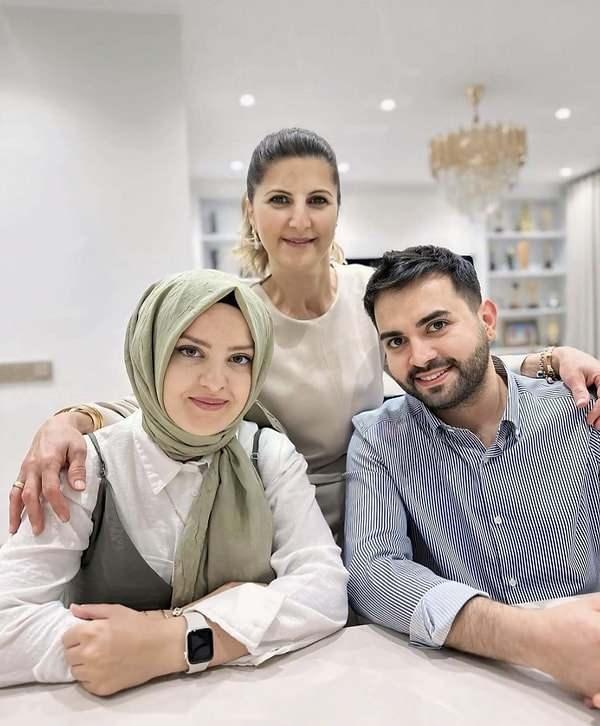 <p><strong>Mutlu evlilikleriyle konuşulan &uuml;nl&uuml; &ccedil;ift, neredeyse her hafta&nbsp; "Bebek mi bekliyorlar?" haberleriyle magazin manşetlerini s&uuml;sl&uuml;yorlar.</strong></p>
