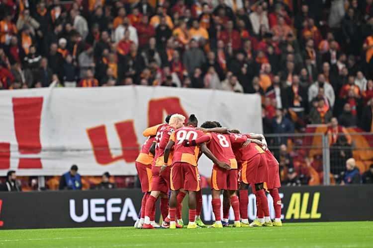 <p>İşte Galatasaray'ın Liverpoolu 1-0 yendiği ma&ccedil; sonrası İngiltere'de atılan manşetler:</p>
