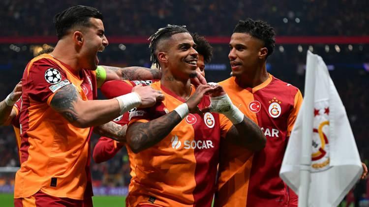<p>The Sun da Liverpool&rsquo;un Galatasaray karşısındaki performansını, &ldquo;Kırmızılar, İstanbul'dan sadece bir gol geride kurtuldukları i&ccedil;in şanslıydılar, berbat performans Arne Slot &uuml;zerindeki baskıyı artırdı. Arne Slot'un Liverpool formasıyla &ccedil;ıktığı 100&rsquo;&uuml;nc&uuml; ma&ccedil;, Şampiyonlar Ligi'nde &lsquo;cehennem&rsquo; olarak adlandırılan acı bir mağlubiyetle sona erdi. Ama en azından o korkun&ccedil; gecenin verdiği hasar &ouml;l&uuml;mc&uuml;l değildi&rdquo; şeklinde eleştirdi.</p>
