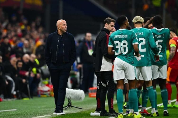 <p>Liverpool, bu sezon ikinci kez İstanbul'dan eli boş d&ouml;nd&uuml;; Arne Slot'un takımı bu yıl Şampiyonlar Ligi'nde ikinci kez 1-0'lık skorla mağlup oldu. Mario Lemina ma&ccedil;ın tek gol&uuml;n&uuml; attı." ifadeleri kullanıldı.</p>
