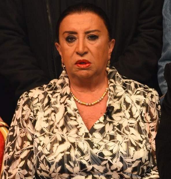 <p><span style="color:#4B0082"><strong>46 YIL SONRA TEKRAR SAHNEDE</strong></span></p>

<p><strong>Kadroda yer alan Kutman, <span style="color:#4B0082">"Ben erken geldim, baktım kimse yok. Sonra M&uuml;jdat geldi ve duygulandım. Tiyatro sahnesine 46 yıl sonra &ccedil;ıkıyorum.</span></strong></p>
