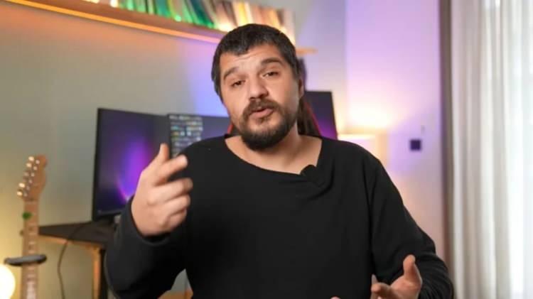 <p><span style="color:#B22222"><strong>PARA KAZANMAK İ&Ccedil;İN BİSİKLETLİ KURYELİK YAPTI</strong></span></p>
