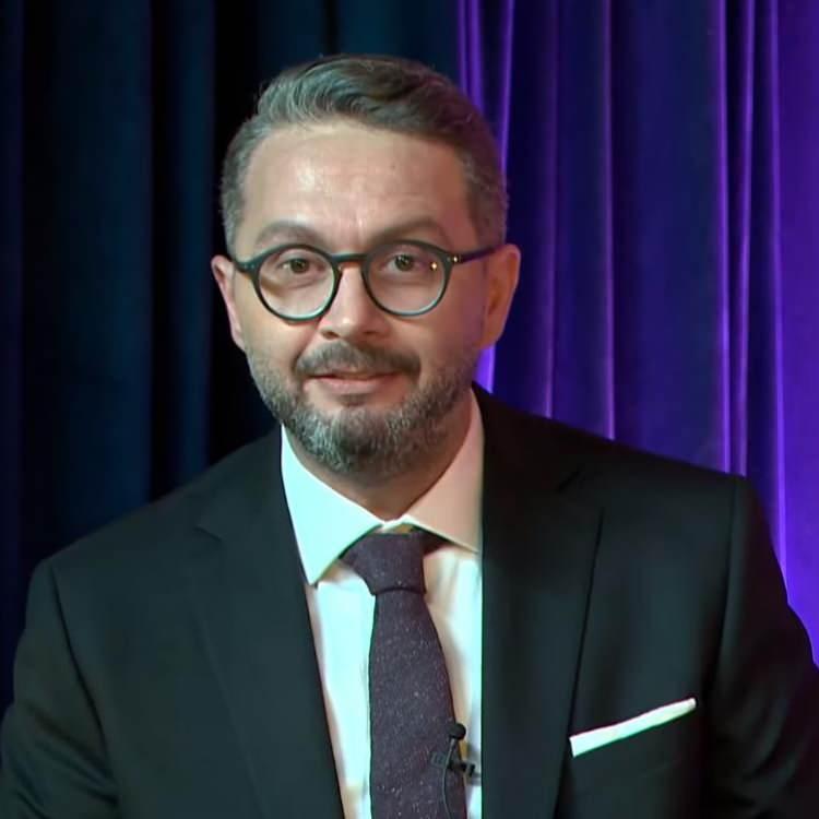 <p><strong>'Ulan İstanbul', 'Leyla ile Mecnun', 'Poyraz Karayel' gibi projelerde yardımcı oyuncu olarak yer alan İbrahim Selim, şimdilerde YouTube'da kendi programını yapıyor.&nbsp;</strong></p>
