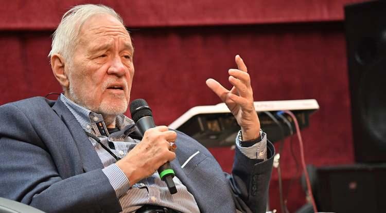 İlber Ortaylı'nın kız kardeşinden y&uuml;rek yakan paylaşım!