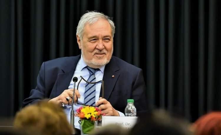 <p><strong>KARDEŞİNDEN Y&Uuml;REK BURKAN PAYLAŞIM</strong></p>
