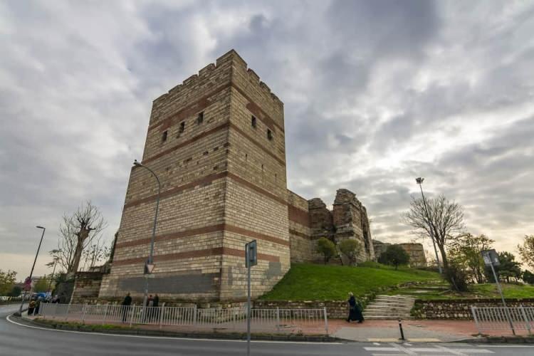 <p>9- EDİRNEKAPI&nbsp;</p>
