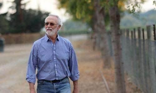 <p><strong><span style="color:#B22222">33)&nbsp; DONALD NEWHOUSE</span>&nbsp; |&nbsp; 14,4 MİLYAR DOLAR - İş insanı</strong></p>

<p>&nbsp;</p>

<p>Donald Newhouse, medya ve yayıncılık sekt&ouml;r&uuml;nde g&uuml;&ccedil;l&uuml; bir etkiye sahip olup Advance Publications şirketinin y&ouml;netiminde &ouml;nemli bir rol oynuyor. Serveti, gazete, dergi ve dijital medya yatırımlarından geliyor.</p>
