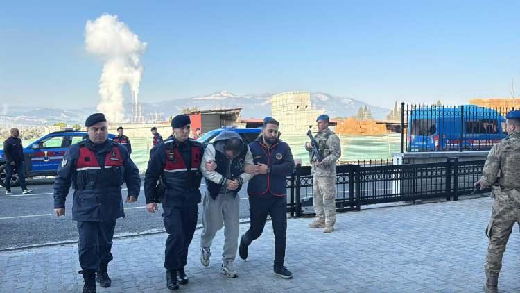 <p>Soruşturmanın, Muğla Cumhuriyet Başsavcılığı'nın talimatıyla Yatağan Cumhuriyet Başsavcılığı tarafından iki Cumhuriyet savcısı g&ouml;revlendirilerek genişletilerek s&uuml;rd&uuml;r&uuml;ld&uuml;ğ&uuml; bildirildi.</p>

<p>&nbsp;</p>

<p><em><strong>KAYNAK: DHA&nbsp;</strong></em></p>
