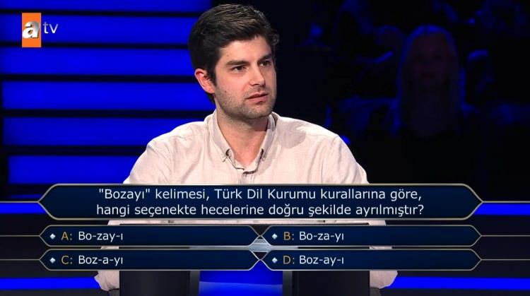 <p><strong>Sorulara verdiği doğru cevaplar ile 300 bin TL'lik soruyu a&ccedil;tırmaya hak kazanan Doruk S&ouml;zen, izleyicileri ekrana kitledi.</strong></p>
