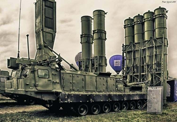 <p><strong>S-300VM, BUK-M2&nbsp;</strong> |&nbsp; Rus ve yerel sistemlerle donanmış.</p>
