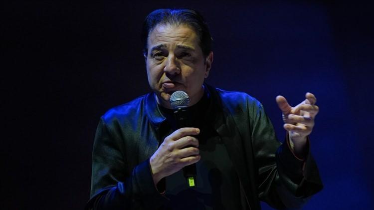 <p><span style="color:#FF0000"><strong>FAZIL SAY&nbsp;</strong></span></p>

<p><strong>"O kadar &uuml;zg&uuml;n&uuml;m ki şu an... O kadar b&uuml;y&uuml;k bir kayıptır ki... O kadar yeri dolmaz biriydi ki... T&uuml;m halkımızın başı sağolsun. Diyecek fazla bir şey yok, &ccedil;ok umut etmiştim iyileşmesini, olamadı... Biz yine de her şey i&ccedil;in teşekk&uuml;r edelim ona, sonsuz ş&uuml;kranlar ile... T&uuml;m bilgi k&uuml;lliyatını bize sınırsız ve sonsuz ve devamlı sunduğu i&ccedil;in sonsuz teşekk&uuml;r edelim..."</strong></p>
