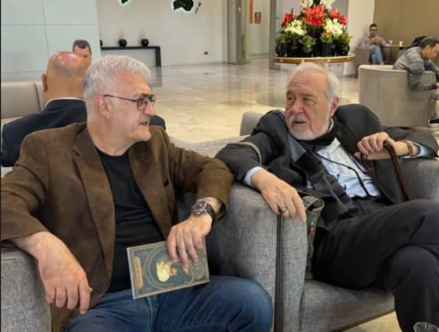 <p><span style="color:#FF0000"><strong>TAMER KARADAĞLI</strong></span></p>

<p><strong>"B&uuml;y&uuml;k bir kayıp. Ailesine, yakınlarına ve t&uuml;m sevenlerine başsağlığı diliyorum. Mek&acirc;nı cennet olsun."</strong></p>
