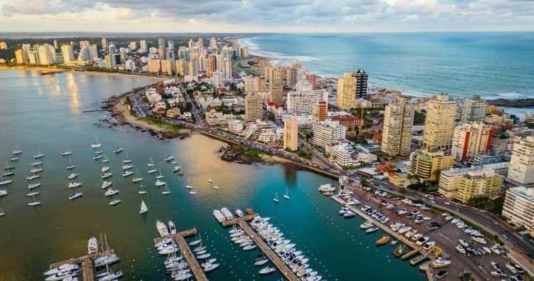 <p><strong><span style="color:#B22222">19)&nbsp; URUGUAY&nbsp;</span> |&nbsp; 15,840</strong></p>
