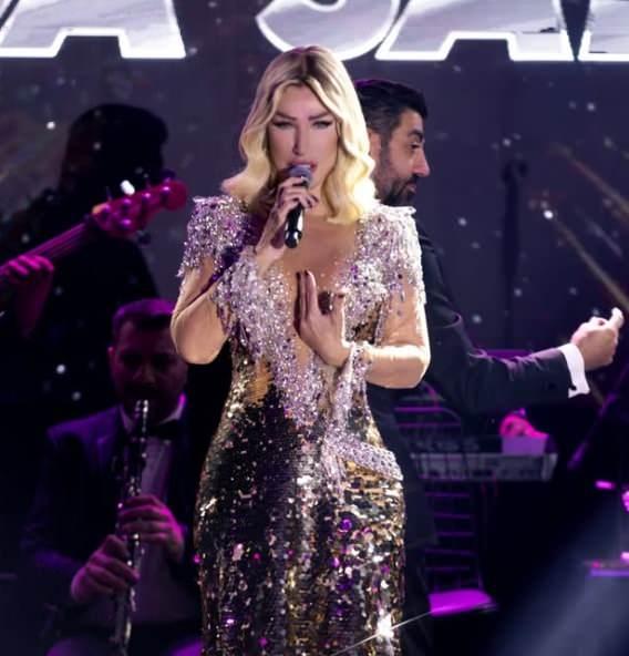 <p>Kimi takip&ccedil;iler"&Ccedil;ok gen&ccedil; g&ouml;r&uuml;n&uuml;yor" derken, bazı kullanıcılar ise "İlk bakışta tanımakta zorlandım" değerlendirmesinde bulundu.</p>
