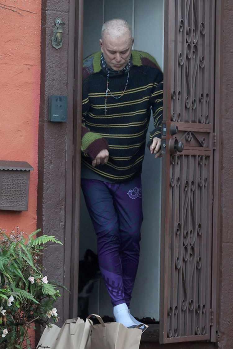 <p><strong>Hayranları tarafından başlatılan bağış kampanyasını da "Paraya ihtiyacım olsaydı, hi&ccedil;bir kahrolası hayır kurumundan yardım istemezdim.&nbsp;</strong></p>
