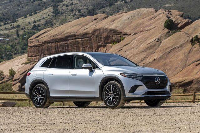 <p>Mercedes-Benz: 2.185 adet</p>

<p>Şubat ayında Mercedes-Benz T&uuml;rkiye pazarında toplam 2.185 adetlik satış ger&ccedil;ekleştirdi. Bu satışların 514 adedini yerli modeller oluşturdu. Şubat ayında Mercedes-Benz markalı 1.671 adet otomobil satılırken, ticari ara&ccedil; satışı 514 adet olarak kaydedildi.</p>
