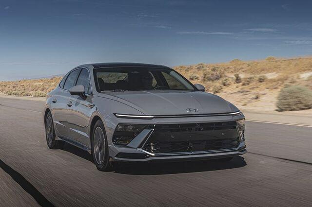 <p>Hyundai: 4.960 adet</p>

<p>Şubat ayında Hyundai T&uuml;rkiye pazarında toplam 4.960 adetlik satış ger&ccedil;ekleştirdi. Bu satışların 3.038 adedini yerli modeller oluşturdu. Şubat ayında Hyundai markalı 4.930 adet otomobil satılırken, ticari ara&ccedil; satışı 30 adet olarak kaydedildi.</p>
