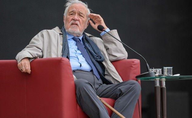 <p>İlber Ortaylı i&ccedil;in ilk veda, uzun yıllar emek verdiği ve binlerce &ouml;ğrenci yetiştirdiği Galatasaray &Uuml;niversitesi'nde d&uuml;zenlenecek.&nbsp;</p>
