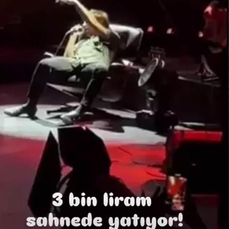 <p><strong><span style="color:rgb(128, 0, 128)"><em>"3 bin liram sahnede yatıyor"</em></span>&nbsp;diyerek paylaşılan o anlar, g&uuml;nlerce konuşulmuştu.</strong></p>
