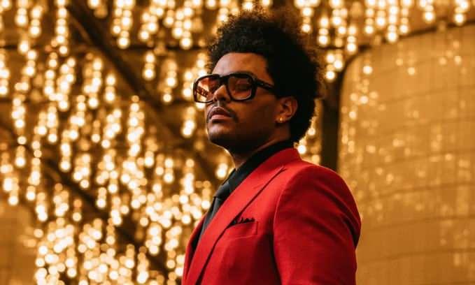 <p><strong>D&uuml;nyaca &uuml;nl&uuml; Kanadalı sanat&ccedil;ı <span style="color:#800000">The Weekend,</span> 2014'te yayınlanan ve kariyerinin en pop&uuml;ler şarkılarından biri olan <span style="color:#800000">'Often'</span> par&ccedil;asında, N&uuml;khet Duru'nun <span style="color:#800000">'Ben Sana Vurgunum' </span>adlı eserinden bir b&ouml;l&uuml;m kullanılmıştı.</strong></p>
