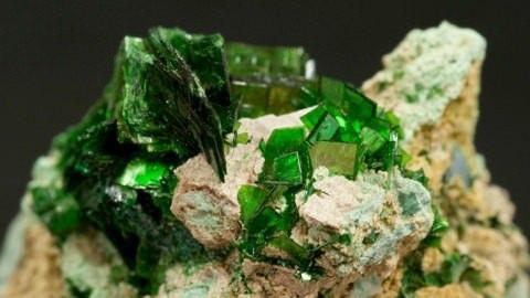 <p><span style="color:#B22222"><strong>3. KANADA</strong></span></p>

<p>Uranyum bakımından zengin olan ve listenin 3. sırasında kendisine yer bulan uranyum zengini Kanada ise 589 bin ton rezervi ile g&ouml;ze &ccedil;arpıyor.</p>
