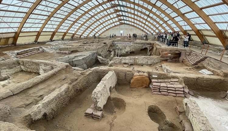 <p><span style="color:#B22222"><strong>&Ccedil;ATALH&Ouml;Y&Uuml;K (KONYA)</strong></span></p>

<p>&nbsp;</p>

<p>&nbsp;</p>
