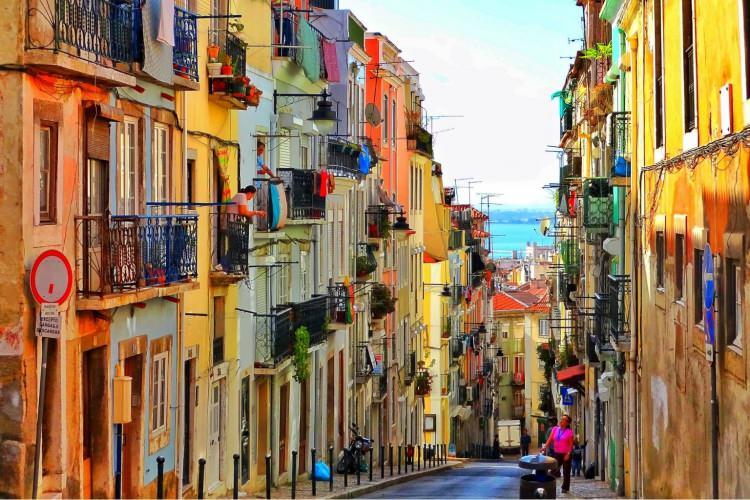 <p><span style="color:#B22222"><strong>LİZBON (PORTEKİZ)</strong></span></p>

<p>&nbsp;</p>

<p>&nbsp;</p>
