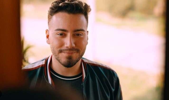 <p>Uzun bir aranın ardından YouTube&rsquo;a geri d&ouml;nen Enes Batur, paylaştığı yeni videoda hem yaşadığı zorlu s&uuml;rece değindi hem de takip&ccedil;ilerine &ouml;nemli a&ccedil;ıklamalarda bulundu. &Uuml;nl&uuml; fenomen, son haliyle de dikkatleri &uuml;zerine &ccedil;ekti.</p>
