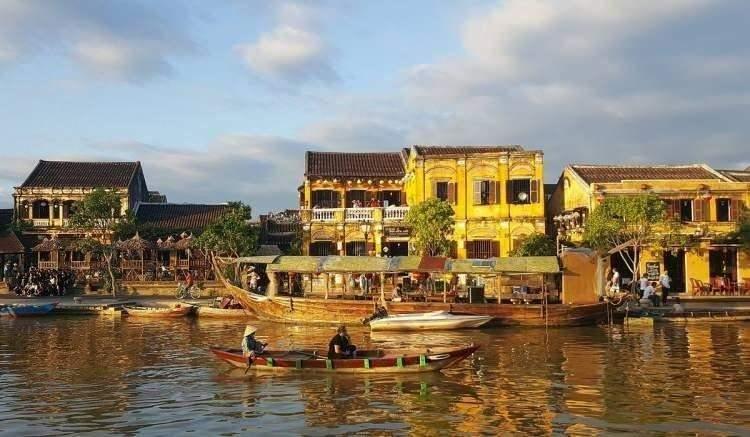 <p><span style="color:#B22222"><strong>20)&nbsp; VİETNAM</strong></span></p>
