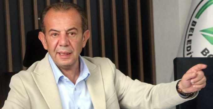 <p>&Ouml;.&Ccedil;'nin telefonuna el konularak yapılan dijital incelemede &Ouml;zcan'ın kullandığı numara ile WhatsApp &uuml;zerinden 117 g&ouml;r&uuml;şme ve mesajlaşma tespit edildiği bilgisine yer verilen iddianamede, mesaj i&ccedil;eriklerinin incelenmesinde taraflar arasında duygusal yakınlaşma olduğunun değerlendirildiği, bazı mesajlarda &Ouml;.&Ccedil;'nin &Ouml;zcan'a fotoğraflar g&ouml;nderdiği ve tarafların samimi ifadeler kullandıklarının g&ouml;r&uuml;ld&uuml;ğ&uuml; ifade edildi.</p>

<p>Sanıkların yargılanmasına &ouml;n&uuml;m&uuml;zdeki g&uuml;nlerde başlanacak.</p>
