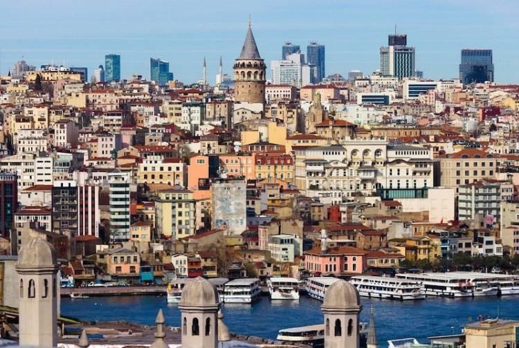<p><strong>40. İSTANBUL- BYZANTİON, KONSTANTİNOPOLİS:</strong> Byzantion ismi Yunanca'da "kral Byzas'ın şehri" anlamına gelir; Konstantinopolis, I. Konstantin'in kurmasından sonra verilmiştir.</p>

<p>&nbsp;</p>

<p>&nbsp;</p>

