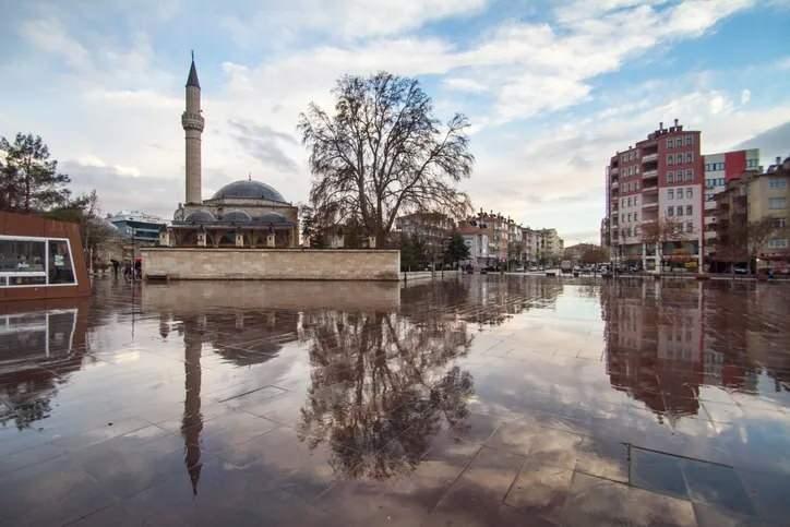 <p><strong>44. KARAMAN - LARANDA</strong>:&nbsp;Antik d&ouml;nemlerde kullanılan isimdir.</p>

<p>&nbsp;</p>

<p>&nbsp;</p>
