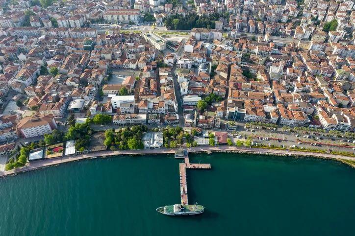 <p><strong>52. KOCAELİ - NİKOMEDİA:</strong> Antik d&ouml;nemde Bithynia b&ouml;lgesinin başkenti olarak kullanılmıştır.</p>

<p>&nbsp;</p>

<p>&nbsp;</p>
