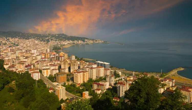 <p><strong>65. RİZE - RHİZUS: </strong>Antik Yunan'da kullanılan bir isimdir.</p>

<p>&nbsp;</p>

<p>&nbsp;</p>
