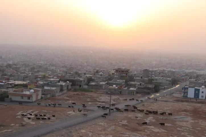 <p><strong>72. ŞIRNAK- ŞEHR-İ NUH:</strong> İslam&icirc; rivayetlere g&ouml;re Nuh Peygamber'in şehri anlamına gelir.</p>

<p>&nbsp;</p>

<p>&nbsp;</p>
