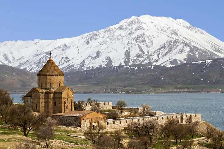 <p><strong>78. VAN - TUŞPA: </strong>Urartu Krallığı'nın başkenti olarak bilinir.</p>

<p>&nbsp;</p>

<p>&nbsp;</p>

<p>&nbsp;</p>
