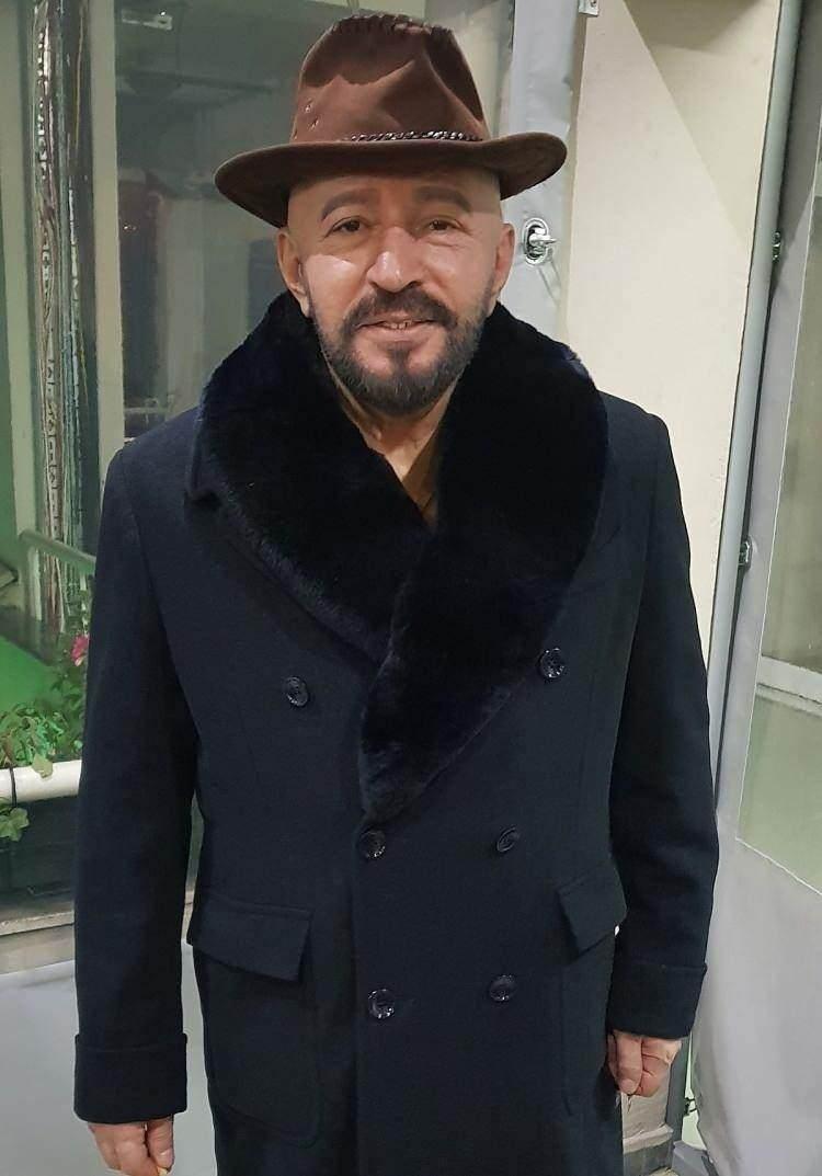 <p><strong>Renkli ve kendine has tarzıyla bilinen &uuml;nl&uuml; şarkıcı Mustafa Topaloğlu, ge&ccedil;tiğimiz g&uuml;nlerde Nil G&uuml;ls&uuml;m'&uuml;n YouTube kanalında izleyenlerle buluşan "Maksat Muhabbet" programına konuk oldu.&nbsp;</strong></p>
