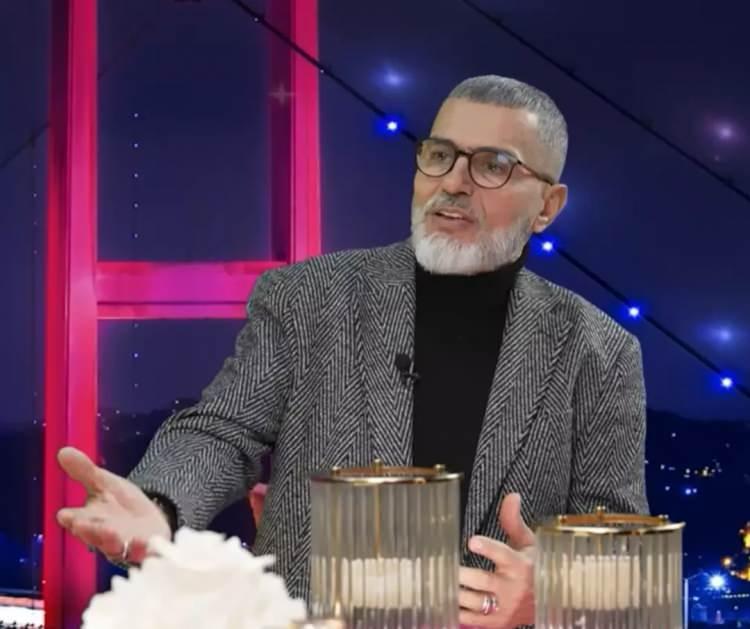 <p><strong>Bir d&ouml;neme damga vuran &uuml;nl&uuml; manken Yaşar Alptekin, yıllar i&ccedil;inde her şeyi geride bırakarak g&ouml;zlerden uzak bir yaşam se&ccedil;miş ve maneviyata y&ouml;nelmişti.&nbsp;</strong></p>
