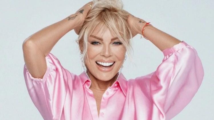 <p><strong>Tedavi s&uuml;reci hakkında sevenlerine sık sık bilgilendiren Semiramis Pekkan, kemoterapi s&uuml;reci hakkında sosyal medya hesabından yeni bir paylaşımda bulundu.</strong></p>
