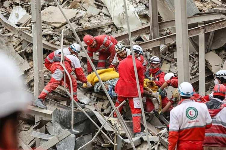 <p>1979'daki İran İslam Devrimi sonrasında Devrim Muhafızları Ordusu b&uuml;nyesinde yer aldı. Daha sonra devlet kademelerinde y&uuml;kseldi. K&uuml;lt&uuml;r Bakanı olarak g&ouml;rev yaptı ardından Radyo ve Televizyon Kurumu (IRIB) başkanlığına getirildi.</p>
