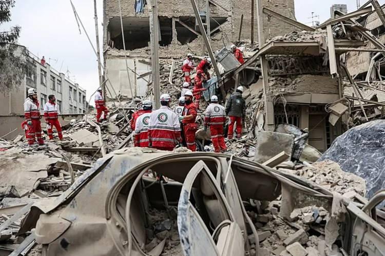 <p>Laricani, 2020'de Meclis Başkanlığı g&ouml;revinden ayrıldı ve d&ouml;nemin İran lideri Ayetullah Ali Hamaney tarafından liderlik danışmanı olarak atandı. Bir s&uuml;re bu g&ouml;revde kalan Laricani'nin 2021 ve 2024 yıllarında cumhurbaşkanlığı adaylığı i&ccedil;in yaptığı başvurusu Anayasayı Koruyucular Konseyi tarafından onaylanmadı.</p>

<p>&nbsp;</p>
