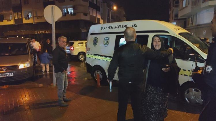 <p>Sağlık ekiplerince yapılan kontrolde <span style="color:#A52A2A"><strong><em>Hasan Şimşek'in olay yerinde hayatını kaybettiği belirlendi.</em></strong></span></p>
