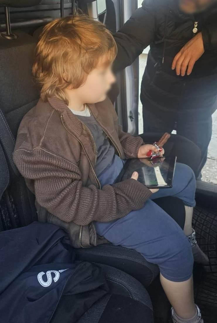 <p><span style="color:#A52A2A"><strong>"O BENİM &Ccedil;OCUĞUM, GERİ İSTİYORUM"</strong></span></p>

<p>&nbsp;</p>

<p>Umut K. ve Rebecca S.&rsquo;nin Nazar S. dışında Almanya&rsquo;da yaşayan bir &ccedil;ocuklarının daha bulunduğu belirtildi.</p>

<p>&nbsp;</p>

<p>&Ccedil;ocuğunun bulunmasının ardından Bursa&rsquo;ya gelen Rebecca S.&rsquo;nin ifadesinde, <strong><em>&ldquo;O benim &ccedil;ocuğum, geri istiyorum. Rızam dışında T&uuml;rkiye&rsquo;de tutuldu. Bir an &ouml;nce bana verilmesini istiyorum&rdquo;</em></strong> dediği bildirildi.</p>
