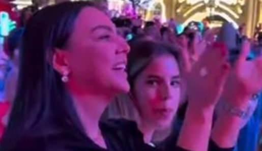 <p><span style="color:#4B0082"><strong>ANNE KIZ KAVUŞTU</strong></span></p>

<p><strong>G&uuml;nlerdir b&uuml;y&uuml;k bir tedirginlik yaşayan Ebru G&uuml;ndeş, kızına kavuşunca derin bir nefes aldı.</strong></p>
