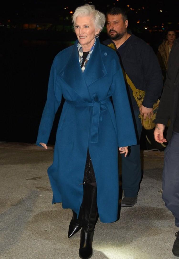 <p><strong>Restoran sahibiyle uzun uzun sohbet eden Musk'ın keyifli halleri dikkatlerden ka&ccedil;madı.</strong></p>
