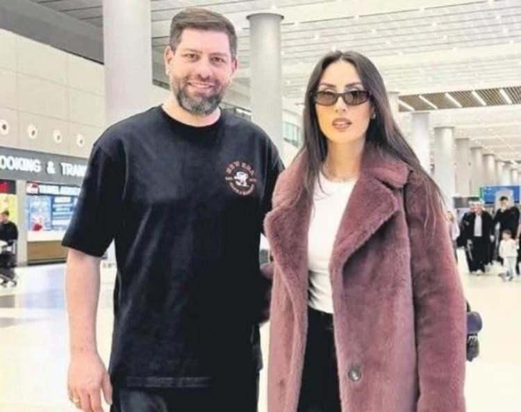 <p><span style="color:#FF0000"><strong>"DAHA FAZLA KONUŞUP KENDİNİ BATIRMASIN"</strong></span></p>

<p><strong>Burcu G&uuml;neş'in s&ouml;zlerine kayıtsız kalmayan isimlerden biri de Hande &Uuml;nsal oldu.&nbsp;</strong></p>
