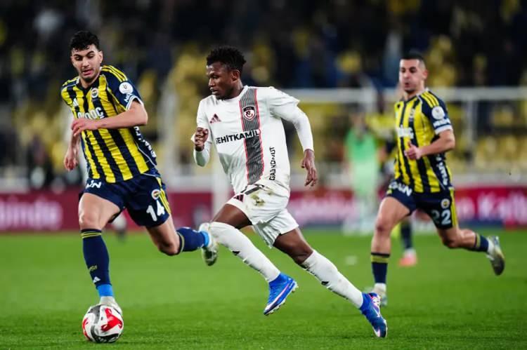 <p>Fenerbah&ccedil;e, S&uuml;per Lig'in 27. haftasında Gaziantep FK'yi 4-1 mağlup etti.</p>
