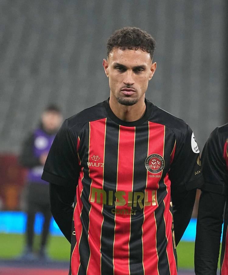 <p>Serginho - Fatih Karag&uuml;mr&uuml;k<br />
<br />
6 gol</p>
